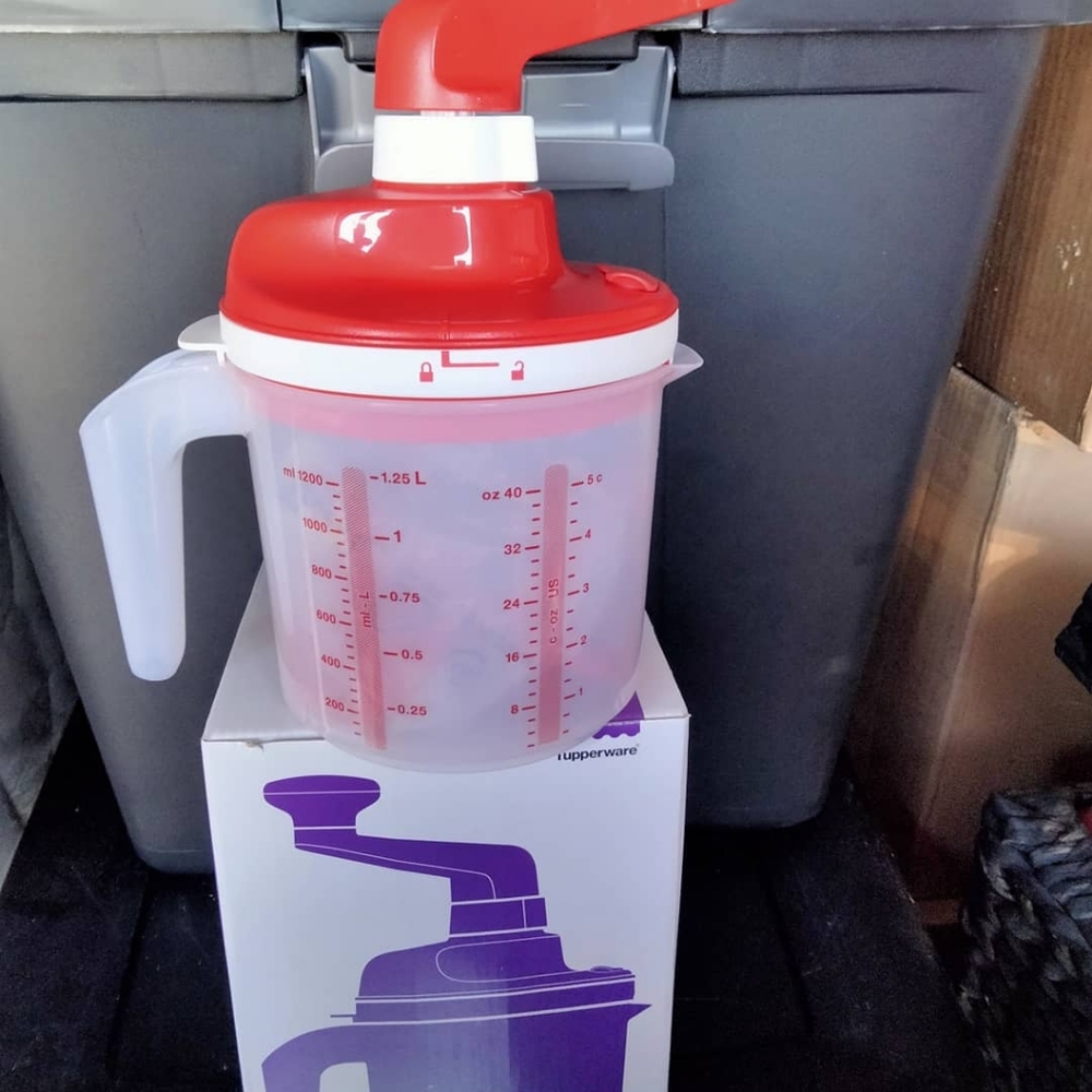 New!!! Tupperware